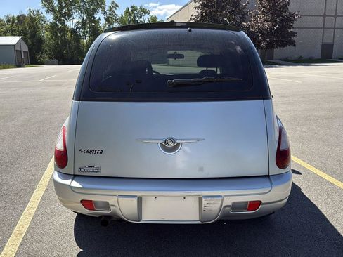 Used 2010 Chrysler PT Cruiser w/ PT Cruiser Couture Edition FWD image 6