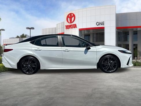 Used 2025 Toyota Camry XSE FWD image 3