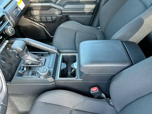 Certified 2025 Toyota 4Runner SR5 AWD/4WD image 28