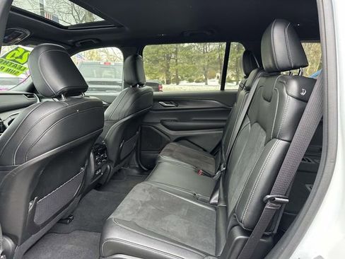 Certified 2025 Jeep Grand Cherokee L Altitude image 7