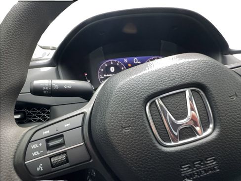 Used 2025 Honda Accord SE image 34