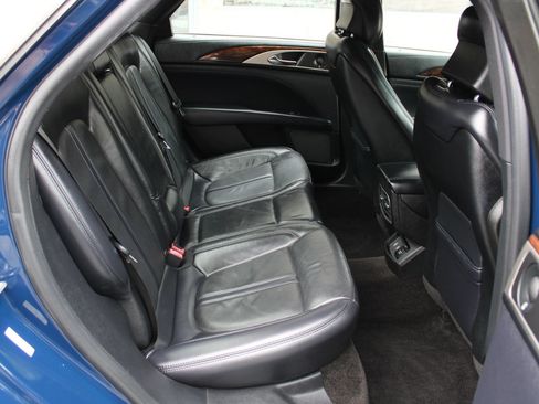 Used 2018 Lincoln MKZ Reserve FWD image 17