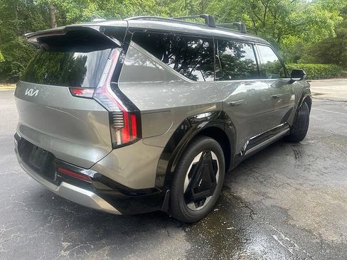 Used 2024 Kia EV9 Land AWD/4WD image 4