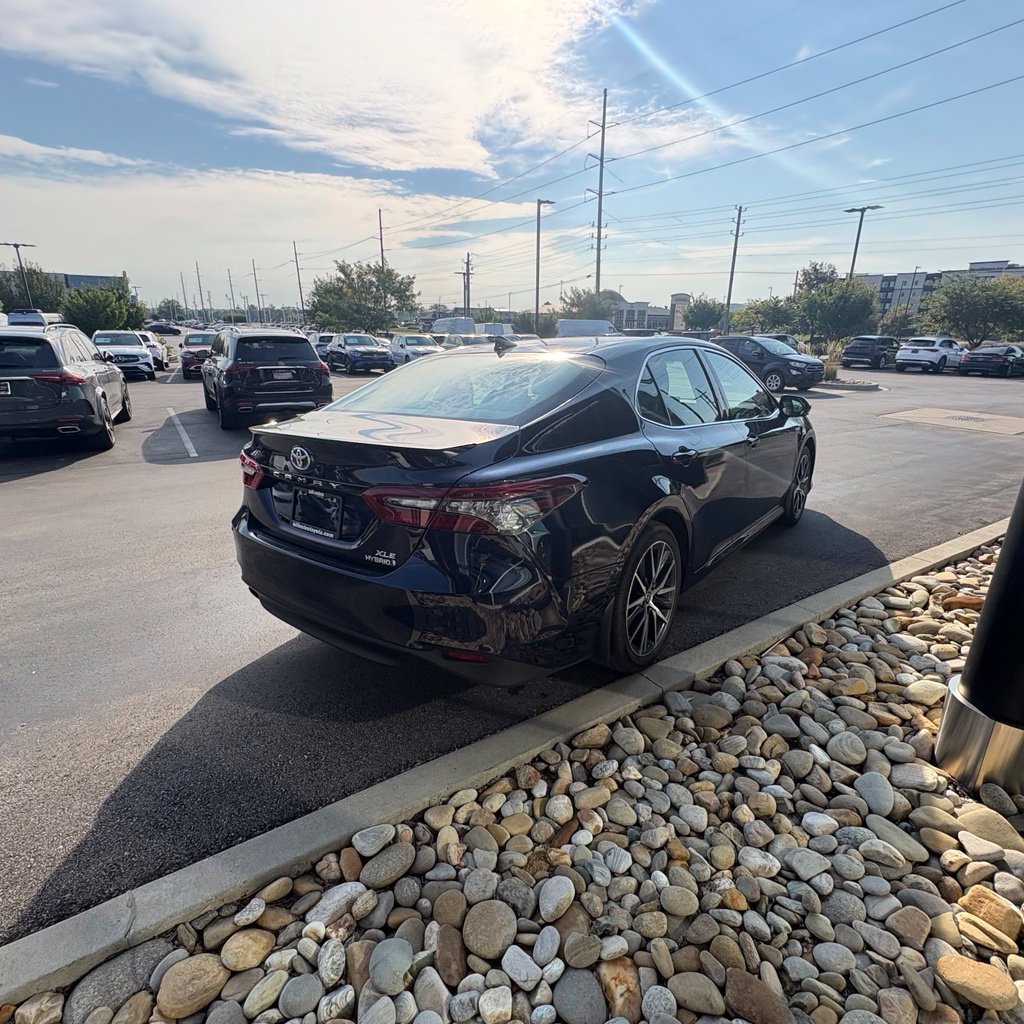 Used 2021 Toyota Camry XLE w/ Navigation Upgrade Package FWD image 6