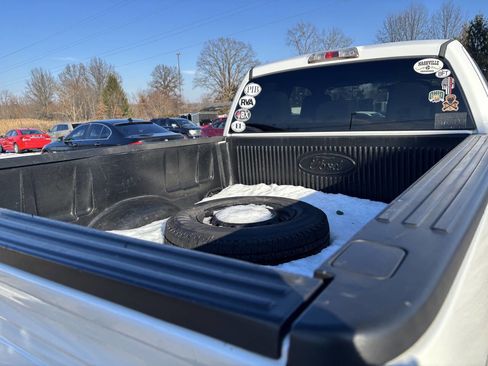 Used 2011 Ford F150 XLT image 11