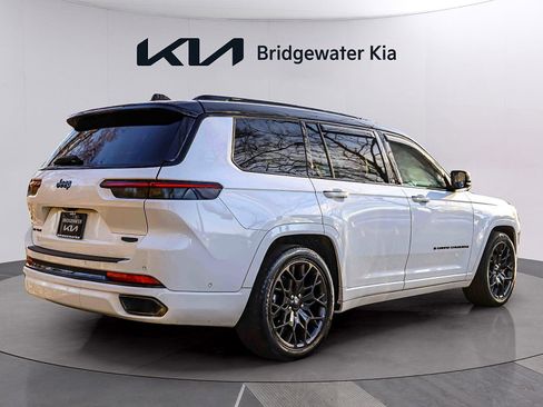 Used 2023 Jeep Grand Cherokee L Summit AWD/4WD image 6