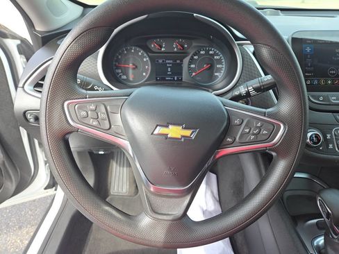 Used 2022 Chevrolet Malibu LT FWD image 14