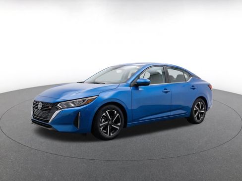 Used 2025 Nissan Sentra SV FWD image 3