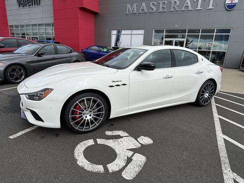 Used 2024 Maserati Ghibli Modena Ultima Q4 AWD/4WD image 3