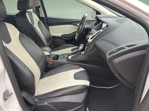 Used 2013 Ford Focus Titanium FWD image 11