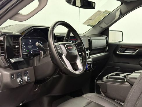 Used 2025 GMC Sierra 1500 SLT AWD/4WD image 16