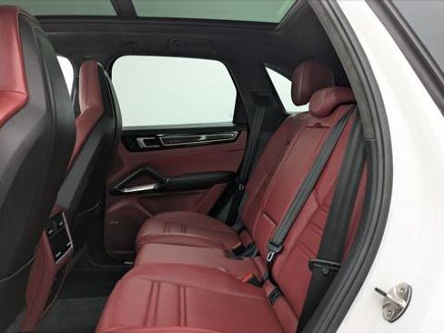 Used 2021 Porsche Cayenne Turbo AWD/4WD image 16