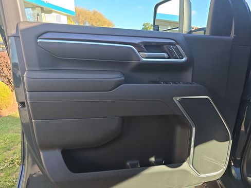 Used 2025 Chevrolet Silverado 2500 LTZ w/ Snow Plow Prep/Camper Package image 18