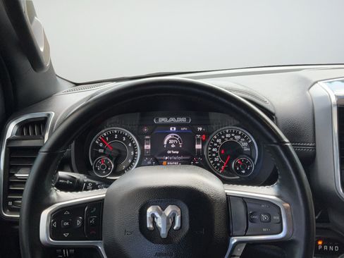 Used 2022 RAM 1500 Laramie w/ Sport Appearance Package AWD/4WD image 14