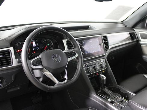 Used 2021 Volkswagen Atlas Cross Sport SE w/ Panoramic Sunroof Package image 8