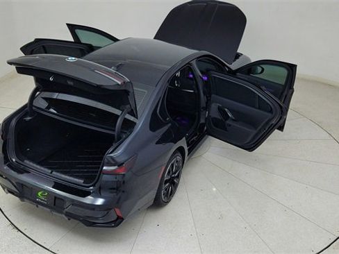 Used 2024 BMW 740i w/ Premium Package image 92