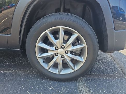 Certified 2017 Jeep Cherokee Limited AWD/4WD image 37