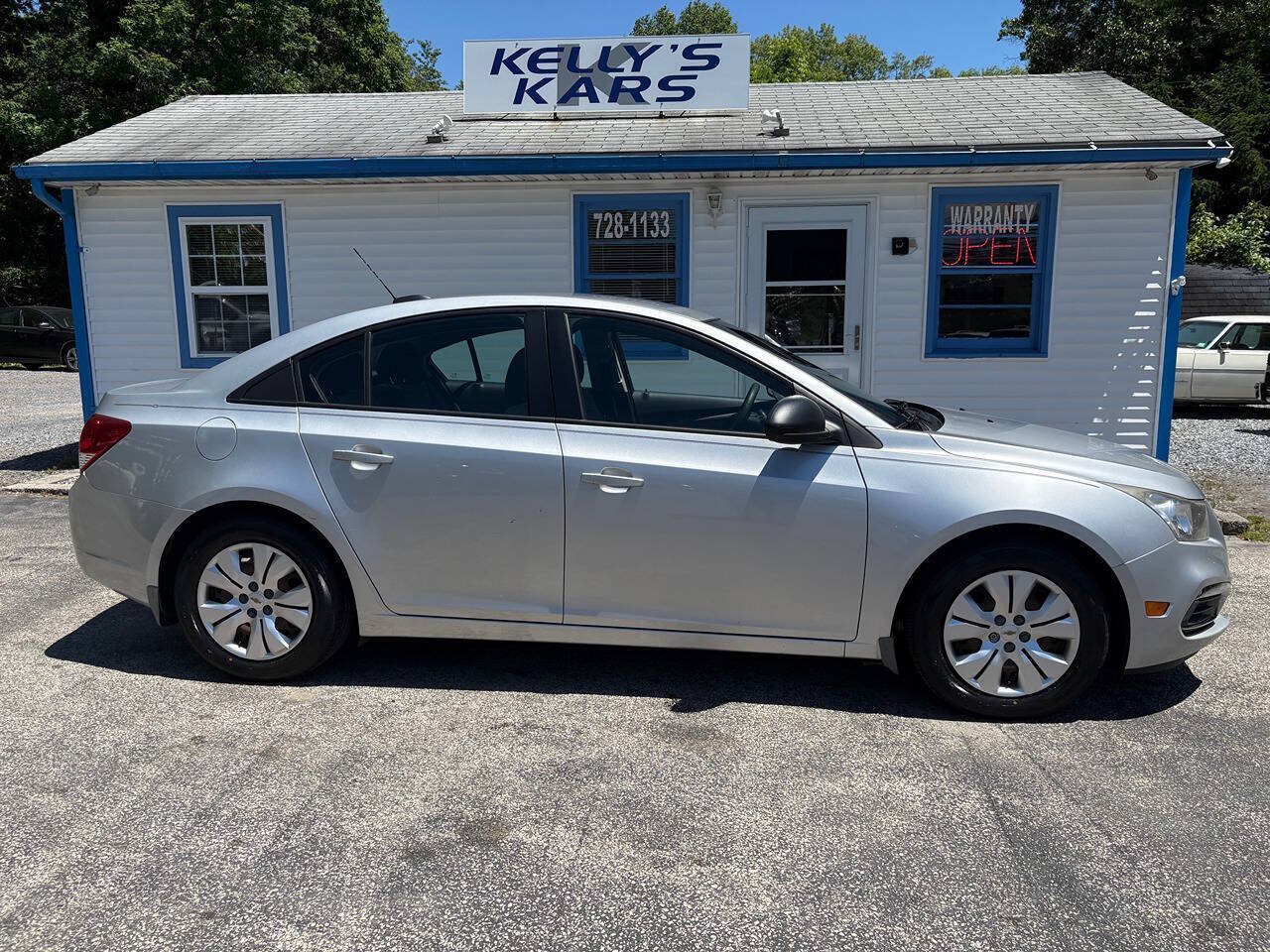 Used 2016 Chevrolet Cruze LS FWD image 2