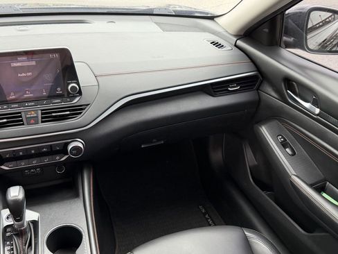 Used 2021 Nissan Altima 2.5 SR w/ SR Premium Package FWD image 17