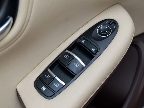 Used 2019 INFINITI QX50 Essential w/ Sensory Package image 17