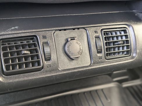 Used 2020 Toyota Tundra SR5 image 37