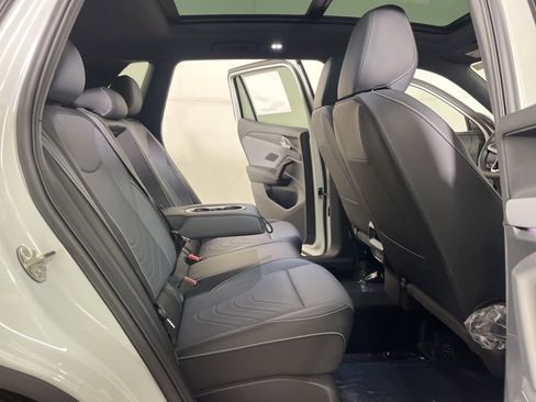 New 2026 Volkswagen Tiguan SE R-Line image 22