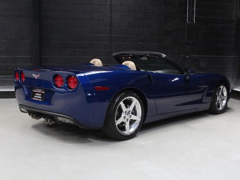 Used 2005 Chevrolet Corvette Convertible w/ Preferred Equipment Group RWD image 22