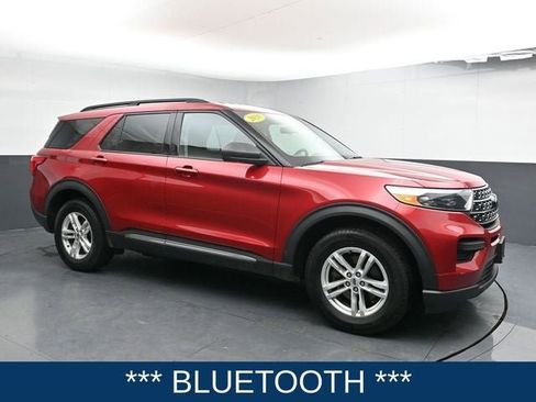Used 2020 Ford Explorer XLT image 3
