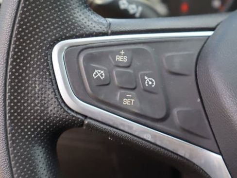 Used 2022 Chevrolet Malibu LT FWD image 12
