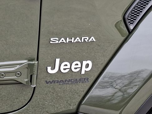 Certified 2021 Jeep Wrangler Unlimited Sahara w/ Cold Weather Group image 30