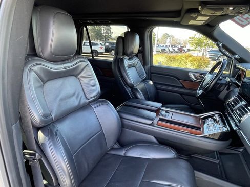 Used 2022 Lincoln Navigator Reserve image 32