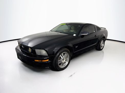 Used 2006 Ford Mustang GT Premium RWD image 3
