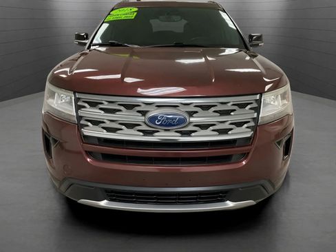 Used 2018 Ford Explorer XLT w/ Equipment Group 201A AWD/4WD image 2