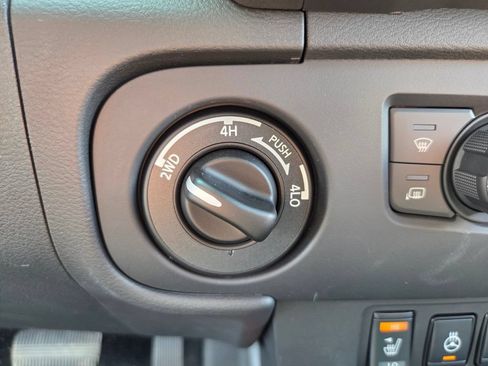Used 2025 Nissan Frontier PRO-4X w/ Pro Premium Package AWD/4WD image 29