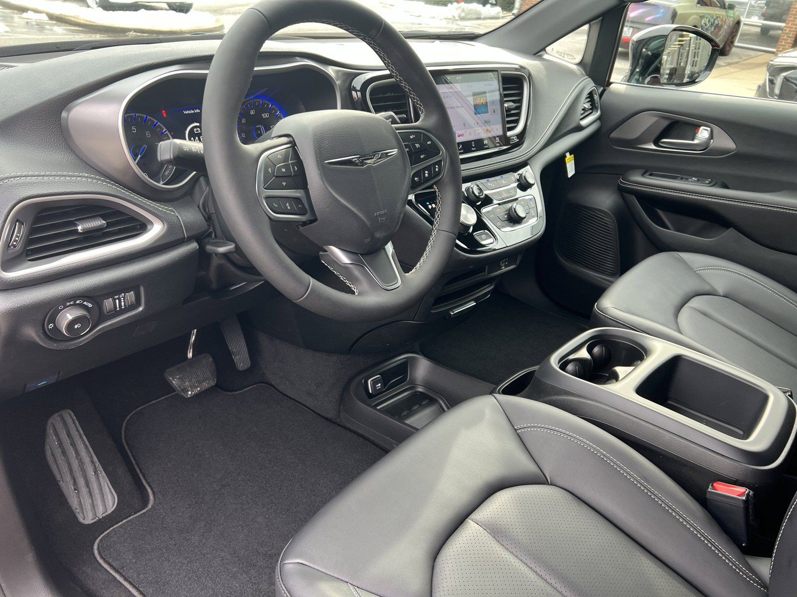 New 2026 Chrysler Pacifica Select AWD/4WD image 15