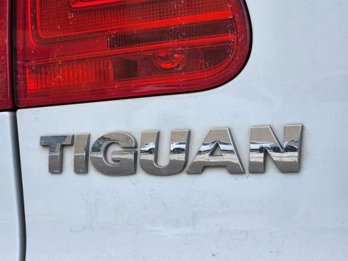 Used 2016 Volkswagen Tiguan S image 13