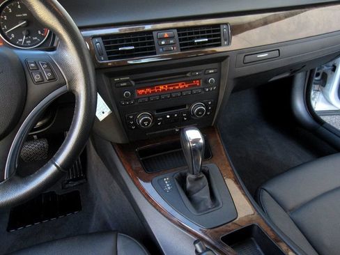 Used 2010 BMW 328i xDrive Coupe image 21