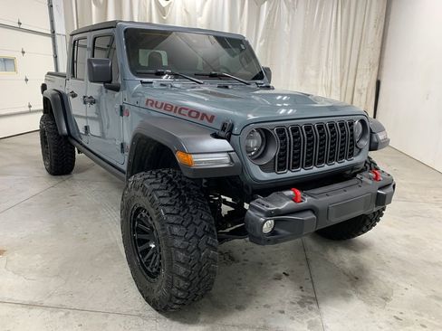 Used 2024 Jeep Gladiator Rubicon w/ Safety Group image 14