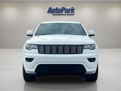 Used 2020 Jeep Grand Cherokee Altitude AWD/4WD image 2