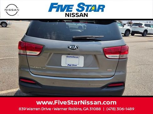Used 2018 Kia Sorento FWD image 10