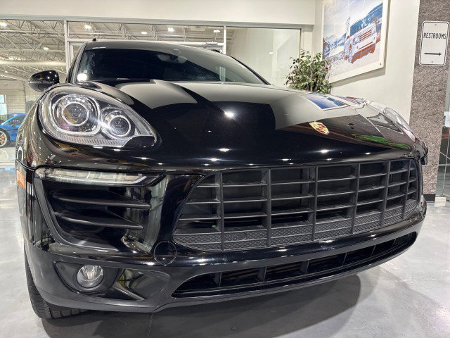 Used 2018 Porsche Macan AWD/4WD image 21