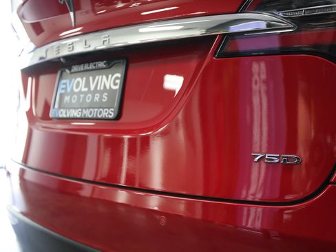 Used 2016 Tesla Model X 75D AWD/4WD image 14
