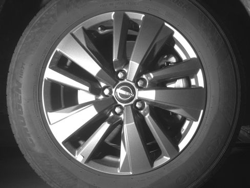 Used 2025 Nissan Pathfinder SV image 13