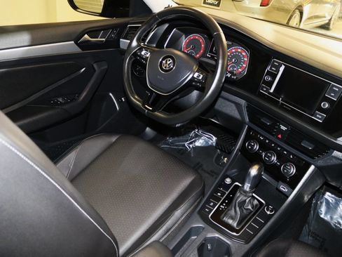 Used 2019 Volkswagen Jetta SE w/ Cold Weather Package image 19