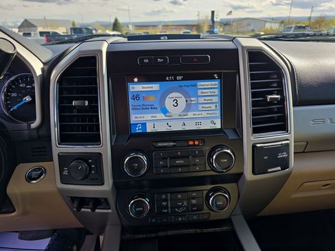 Used 2019 Ford F250 Lariat w/ Lariat Ultimate Package AWD/4WD image 18