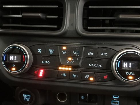 Used 2022 Ford Maverick Lariat w/ Lariat Luxury Package image 27