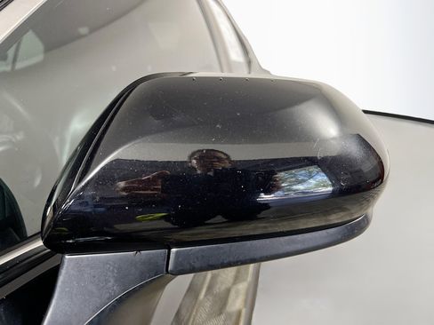 Used 2019 Toyota Camry SE FWD image 13