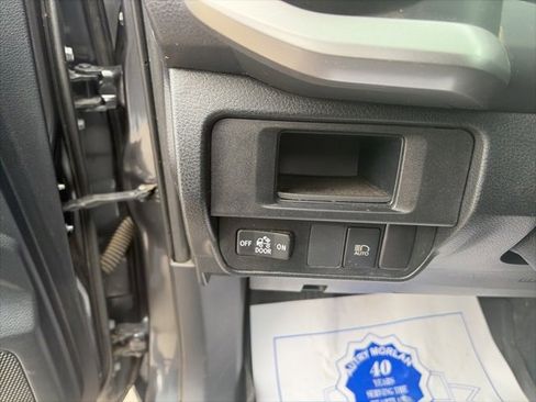 Used 2019 Toyota Tacoma 4D Double Cab image 19