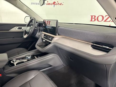 New 2025 Ford Explorer Active w/ Active Comfort Package image 21