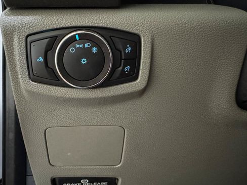 Used 2022 Ford F250 XL w/ Power Equipment Group AWD/4WD image 33